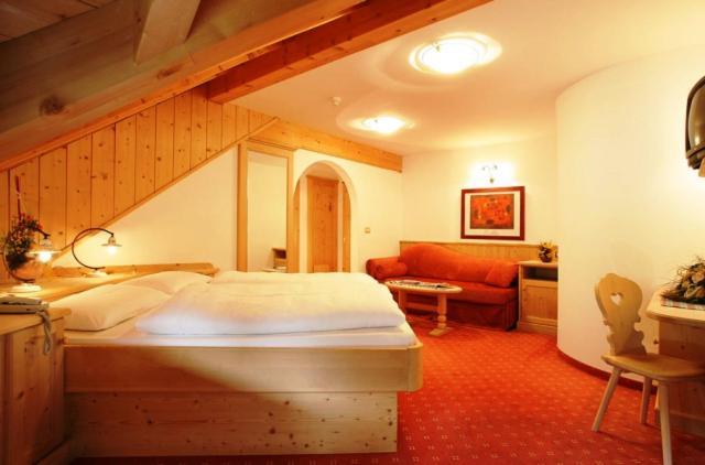 Hotel Corona Krone Selva di Val Gardena Exterior foto